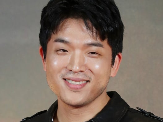 위기의 안성재, 와인 바꿔치기 논란