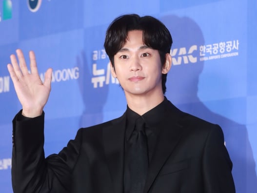 김수현, '미성년자' 김새론과 교제한 적 없었다.."카톡 조작, 목소리는 AI"