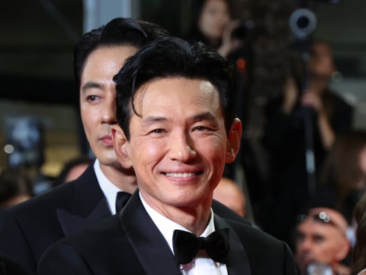 '스토킹 공방' 황정민vsA씨 법원 강제조정 결론