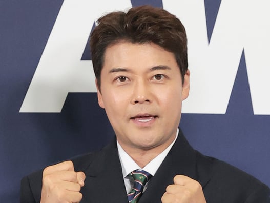 대국민 사기극 의혹..전현무 '나혼산' 조작설 일파만파