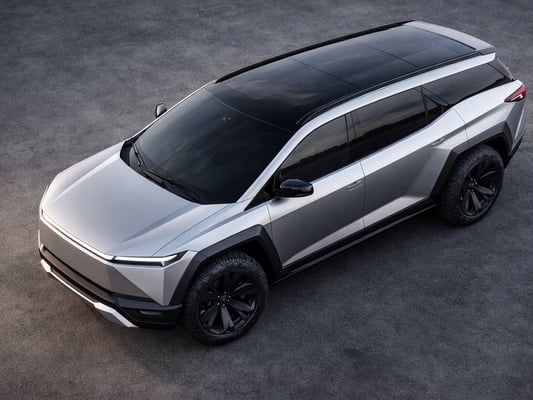 테슬라 미니밴 등장 예고한 일론 머스크, "미니밴 수준 그 이상 보여줄 것"