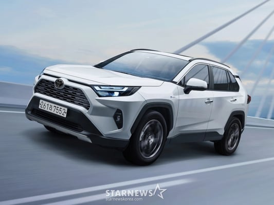 토요타 라브 4, 브랜드 최다 판매 SUV... 비결은 '기본기의 정직함'