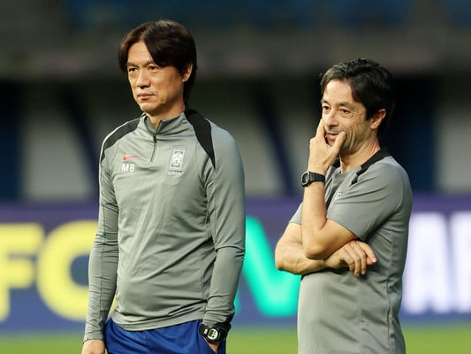 "포백으론 월드컵 강팀에 못 버텨"... '홍명보호 실질적 전술가' 아로소 코치가 밝힌 '스리백 도입' 이유