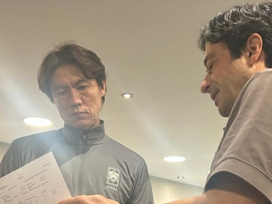 '홍명보 감독 오른팔' 충격 인터뷰 일파만파, 도대체 뭐라고 했길래... "기사 삭제 요청"→SNS에는 해명문까지