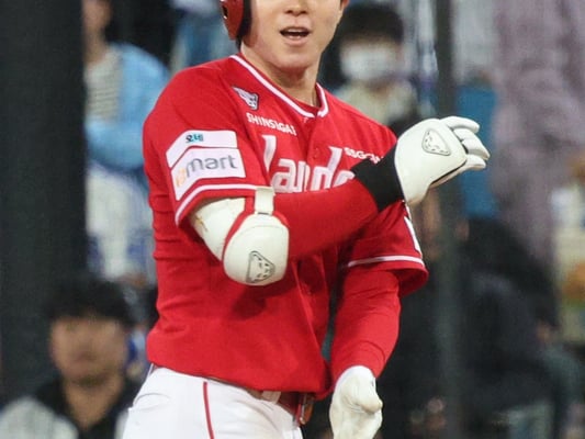 '세상에 없던 리드오프' SSG 박성한, '홈런 1개인데' 타격 6관왕 정조준... 'KBO 44년 역사 새로 썼다'