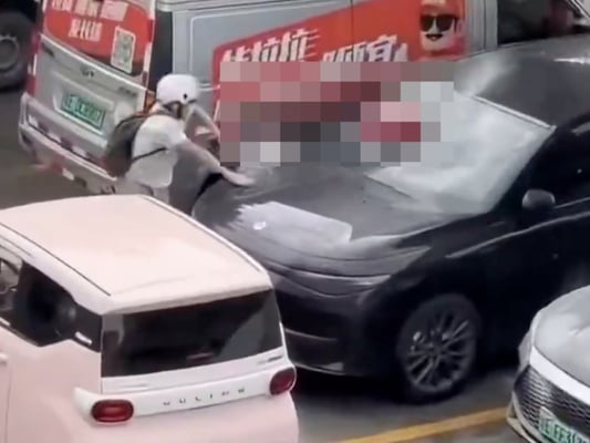 충전소서 폭발한 中 전기차 운전자…인프라 부족 단면 드러내