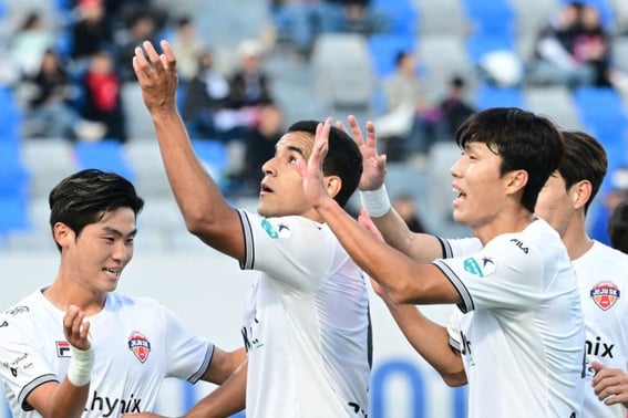 Kリーグで「パス速度1位」の済州、Jリーグでは10位··· 韓国と日本の決定的な違い [イ・ジョンソンのスポーツ文化＆産業]