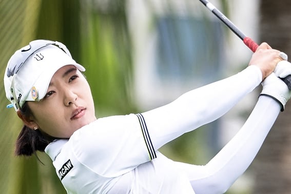 'ヤン・ヒヨンとキム・ヒョジュが達成できなかった優勝' イ・ミヒャンが挑戦、ブルーベイLPGA2Rで単独首位に躍り出る