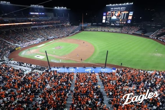 '5分完売'が語るKBOリーグの変化、1000万人観客時代のシーズンチケットブーム [リュ・ソンギュのビーズボール]