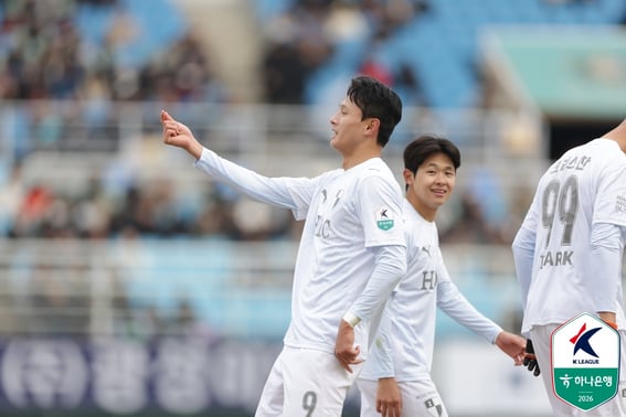 '1試合でなんと有効シュート19本' Kリーグの新たな歴史··· 'チョ・ソンファン号' 釜山の歴代級火力ショー