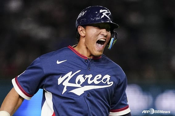 「私だったら捕まえられなかった」「イ・ジョンフの好守備に安堵したアン・ヒョンミン、米国進出の意思まで表明」さらに確固たるものとなった"