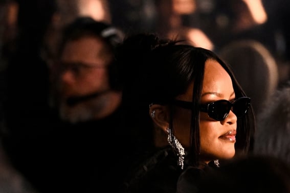 リアーナ、恐ろしい銃撃の後..3人の子どもとLAへ出発した [ワールドスターイシュー]