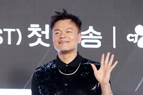 国務を担うパク・ジニョン、JYPの社内取締役を辞任 [公式見解]