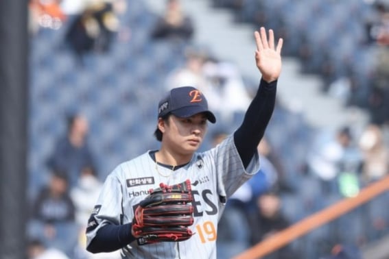 Hanwha Wang Yancheng thật đáng tiếc, đổ ào xuống cồn cát thứ 5... 'Yang Changsub không để mất điểm trong 4 hiệp + 15 cú đánh' Samsung đã cười