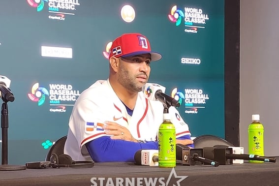 プホルス監督、ドミニカのセレモニーについての繰り返しの質問に反発 「もう聞くなよ→みんなそれぞれの方法で祝えばいいことだ」