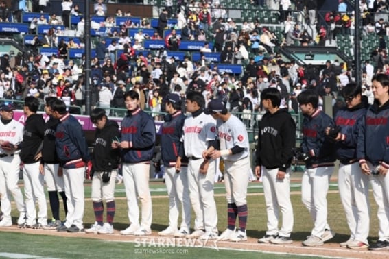 乐天非法赌博后公开"召集选手团"队长发言，甚至38岁的老将也出面了 "因为情况不允许..."