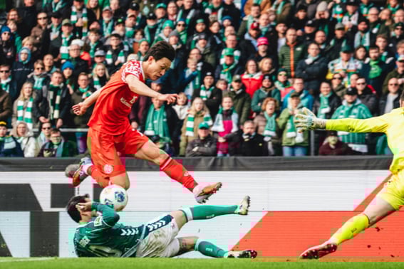 "不愧是韩国第一足球道士"李在成连续两场比赛进球！ 美因茨以2比0完胜不来梅队，成为"摆脱降级圈的希望之星"