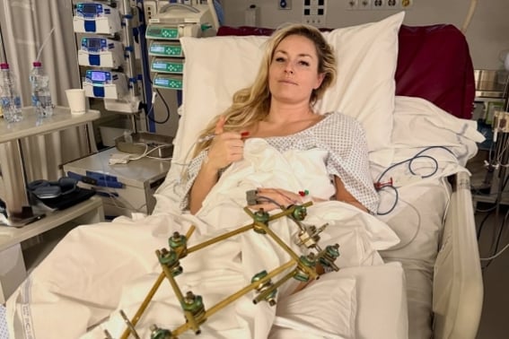 Cú sốc 'Nguy cơ cắt chân + quá 5 lần phẫu thuật lớn' → "Không có sự nghỉ hưu"" Thậm chí ba còn ngăn cản mình... Sức mạnh tinh thần tuyệt đỉnh của 'GOAT'