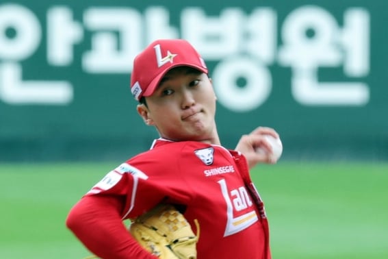 "我曾考虑过首发上场。" 李崇勇教练为何破格选择第2先发投手?