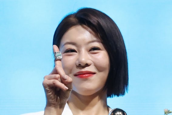 [Hậu trường B★] Kim Ga Young (GOT7) và Jung Soo Bin (Jo Ye Eun), Kim Ye Eun (GOT7) bước lên thảm đỏ và làm rung chuyển vẻ đẹp sexy!