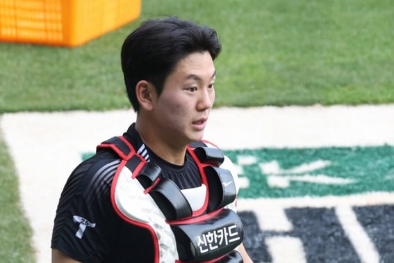 'オープン戦4割打率'のバックアップ捕手に高卒新人まで '盗塁阻止7回'ドン！パク・ドンウォンを空けたLGの捕手、いつこんなに頼もしくなったのか