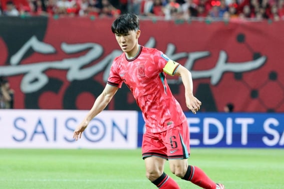 ファン・インボムの「シーズンアウト」の可能性が浮上、"松葉杖をついている状態" 現地報道