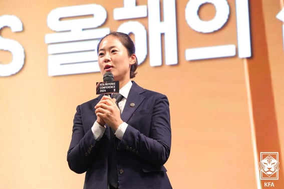 Referee Kim Yoo-jung assigned the referee to the women's Asian Cup final between Australia and Japan... Oh Hyunjung is waiting