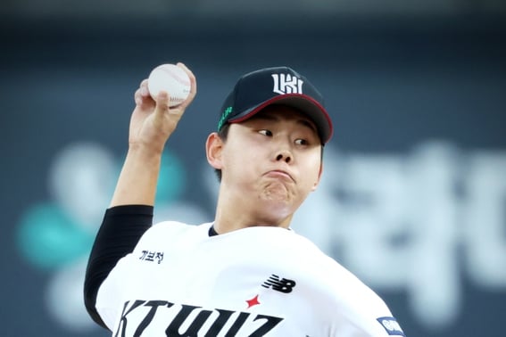 'WBCデュオクラス' ソ・ヒョンジュン 4イニング 7K-アン・ヒョンミン 打率0.556の猛打、KTを8-2で破る [水原現場レビュー]