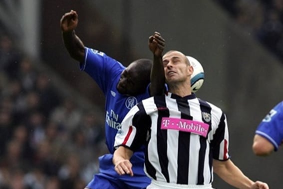 '衝撃' EPLチェルシーのディフェンダー、麻薬容疑で逮捕··· 「スペインのリゾート地『秘密の麻薬店』で手錠をかけられたまま連行」