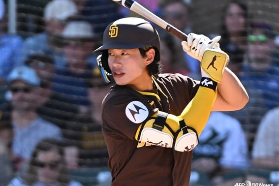 "Oh, my God!' Song Sung-moon opens the season on the injured list, "Aftermath of side injury, go through rehabilitation game → Will be able to return soon"