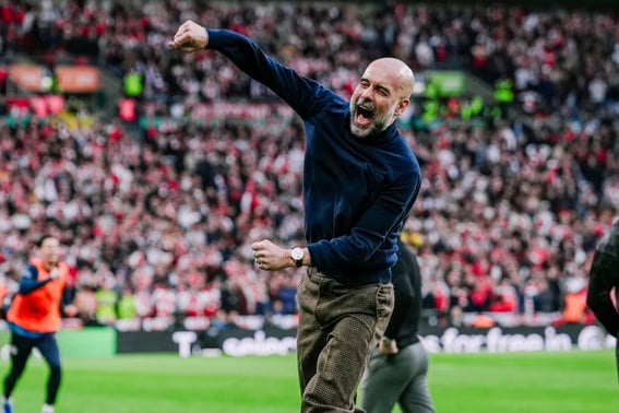 '歴代最多優勝' グアルディオラがまた新たな歴史を刻み、10年のうち5回トロフィーを獲得··· アーセナルを2-0で下し、カラバオカップの頂点に立つ