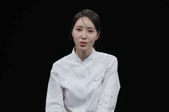 Black and White 2 Chef, a heartbreaking family man.."My mother who left after divorce meets for the first time at 18." Kim Hee Eun confesses [Same Bed, Different Dreams 2]