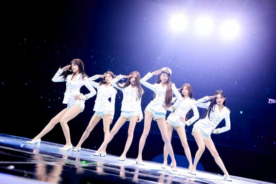 IVE, Girls' Generation 'Tell Me Your Wish' in Uniform Perfect Cover...360-degree stage, FanCon, great success