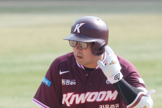 "3:2→11:2→13:10"的Kiwoom，在8分的大局中也流下了冷汗... 甩掉"一局失8分"的追击，战胜LG队 [蚕室现场评论]