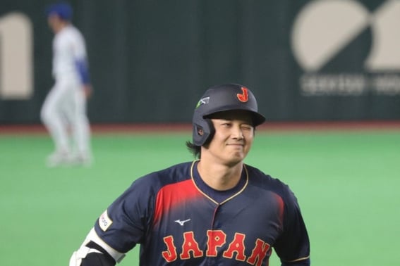 "Super awesome!"' Ohtani WBC's misplaced uniform against Taiwan, which was sold for a whopping 2.3 billion won, contains memories of a full base home run'