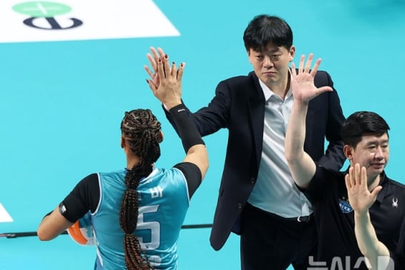 「水原に行きます！」「イ・ヨンテク監督、興国を破って『サジャフ』…」 「42点の猛攻」シルバに向けて「我々の大切な武器」 [長忠現場]