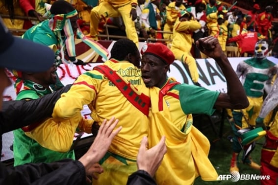 В таком случае страна-победитель не может определиться до чемпионата мира... Вымогательство трофеев «деревня» → Апелляция гнева «Великая битва грязи»