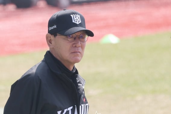 Even with an 11-3 lead, "finish appearance → 5 out saves..." Bittersweet victory "Middle pitchers, it would be nice to raise their condition further." [the scene of Jamsil]