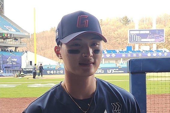 尹东熙坦率表白说:"看到了啊？ →心情不好:因为是事实，所以不会在意，一年四季都会努力做好。"