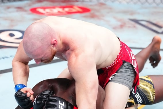 "I was going to kill myself..." Touched human victory → 'The strongest in the middle class' Adesanya TKO's 'Great twist'