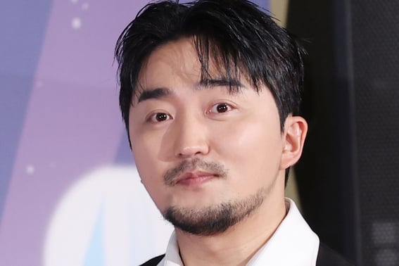 ユ・ビョンジェ、YouTubeライブのスケジュールを当日キャンセル..「インフルエンザ流行期」 [スター・イシュー]