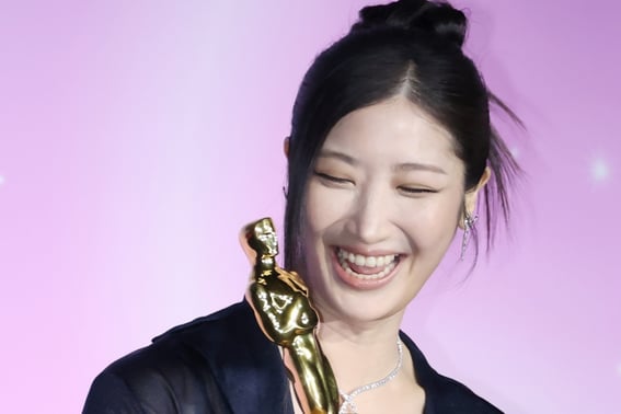 'Kedeheon' Lee Jae smiles at the mention of 'Golden' copyright fees.."I think I can be a good son"