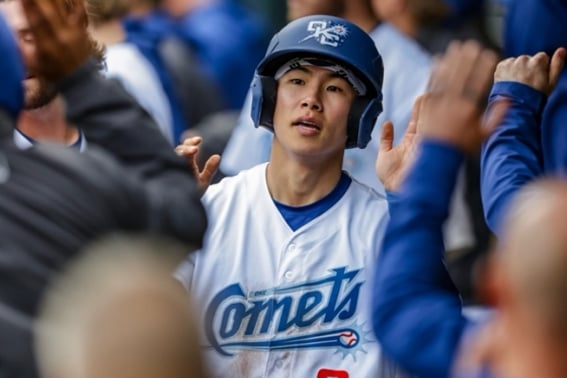 'Великолепный' Ким Хе Сон после победы 'всего 44 мяча' '3 удара прыгает на первой базе!'→ Куртка новая, классная «Удар по-прежнему составляет 4 процента»