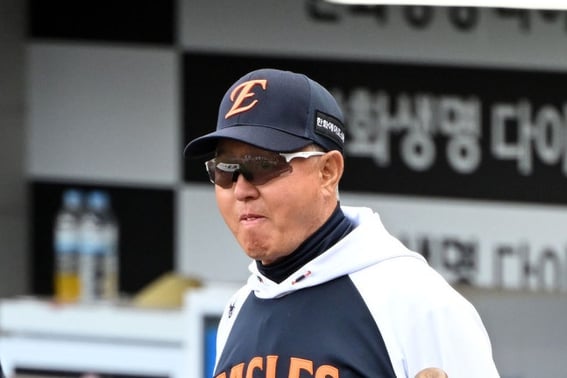 キム・ギョンムン監督「ホワイトの代わりの外国人を探している、ノ・シファンは自分が胸が痛むだろう」 [大田現場]