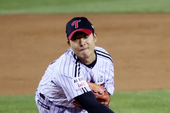 The ERA 7.50 side arm that Lotte gave up, stands tall in the winning team in just 4G! How did you fall for the head coach