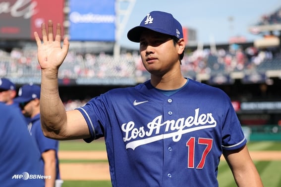 "哇"天下的大谷也打出本垒打后安心了！ →时隔28个击球位后的首次击球:仰望天空也成为话题，"12年来首次看到"