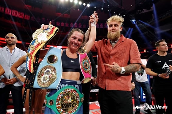 Джейк Пол, большое обещание бедной чемпионке красоты «Тубак» «Я куплю тебе G-ваген»... "Не Fiat 500, я обязательно куплю тебе Бенц"