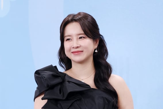 Park Hyun Ho ♥ Eun Ga Eun tái xuất sau 6 tuần sinhDJ của 'Trot tỏa sáng' đã trở lại