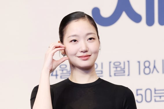 Ким Го из "Клетки Юми 3" сказал: "Разница между Ким Чжэ Вон на 10 лет, он ходит в дерматологию и учится терминологии MZ"