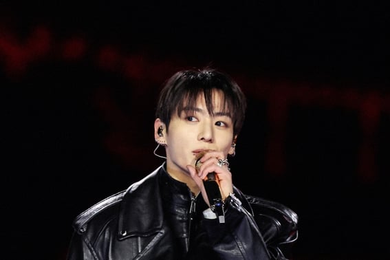 BTS Jungkook loves his handmade 'Du Chunku' Dubai Chewy Cookie.Even the heart is "World Class."